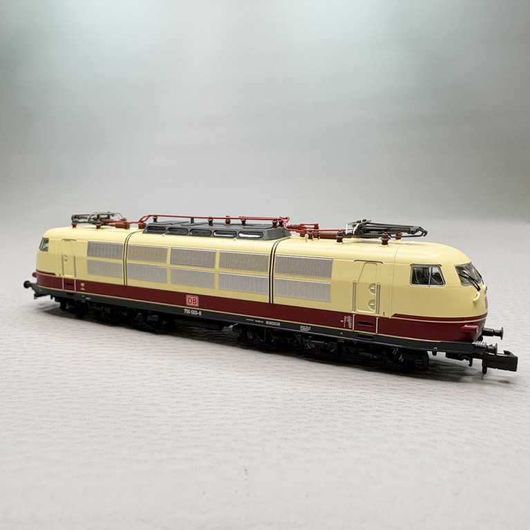 ARNOLD HN2698S - Locomotive électrique BR 750 003, DB AG