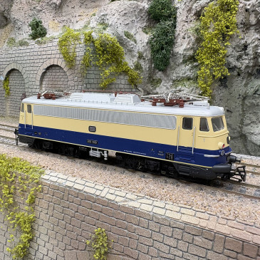 Locomotive électrique E10.1309, livrée Rheingold bleu cobalt/beige, DB, Ep. III, digital - MARKLIN 30391 - HO 1/87