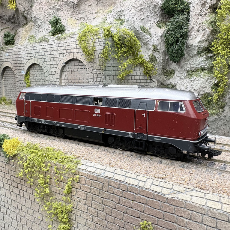 Locomotive diesel BR 217 018-1, 1974, DB, Ep. IV, digital son - MARKLIN 39274 - HO 1/87