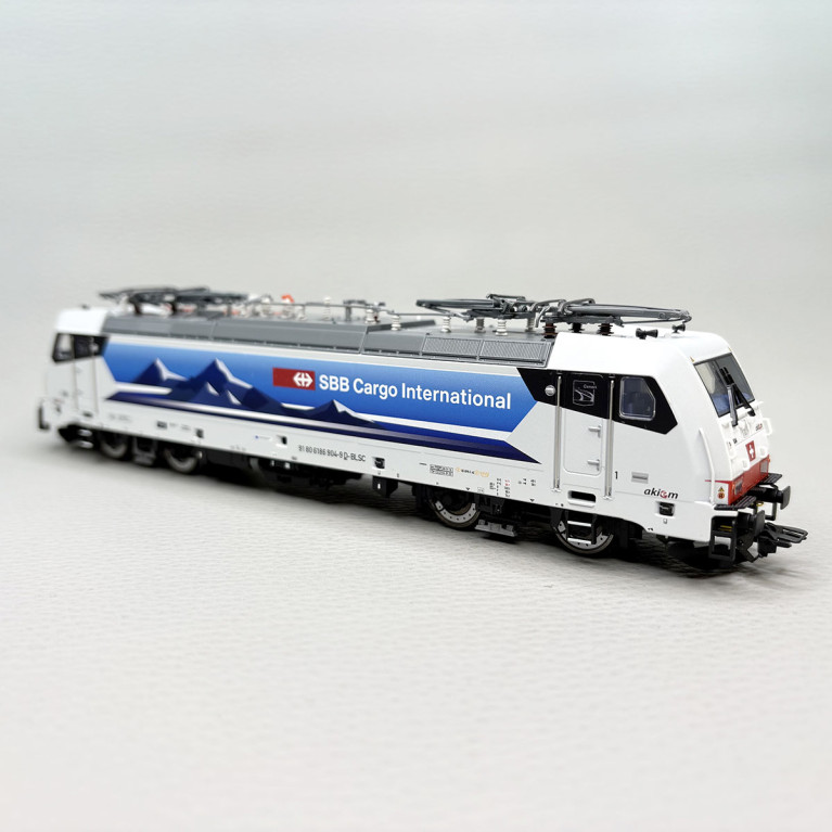 TRIX 25801 - Locomotive électrique BR 186 904-9 « Ralpin, Ceneri », Akiem SAS / SBB Cargo