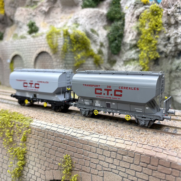 Coffret de 2 wagons céréaliers, "Fauvet-Girel", CTC, SNCF, Ep. III - REE MODELES WB-887 - HO 1/87