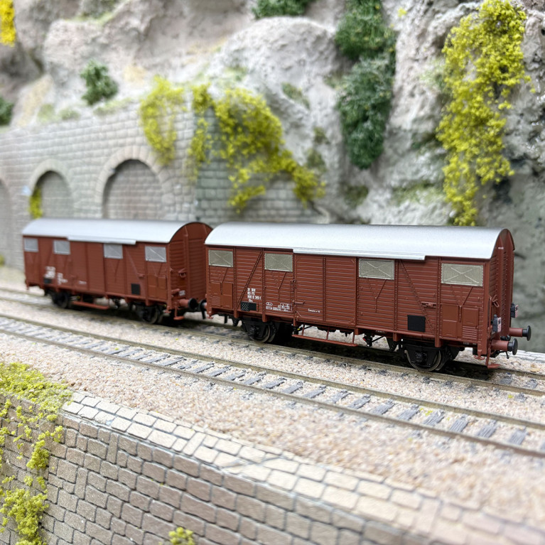 2 wagons couverts type Ghs, feux de fin de convoi, FS, Ep. IV - RIVAROSSI HR6696 - HO 1/87