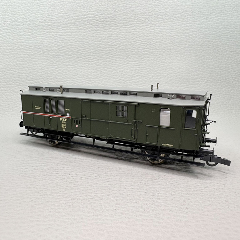 Wagon postal de type Dp, gare de Miedzyrzecz, PKP - ROCO 6200196