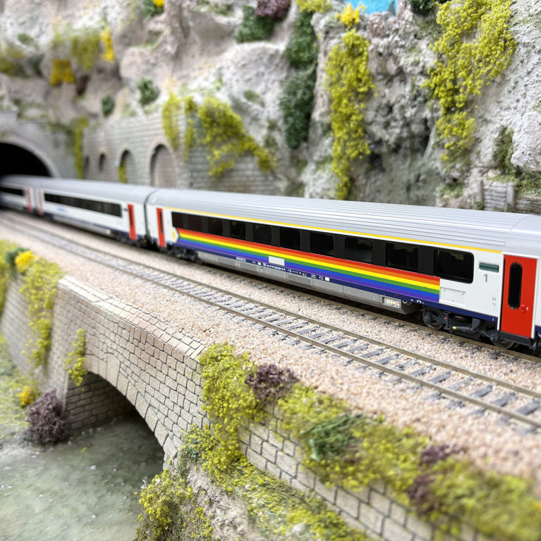 Coffret de 3 voitures type I11, Eurocity, Bruxelles - Rotterdam, SNCB/NS, Ep. VI - LSMODELS 43060 - HO 1/87