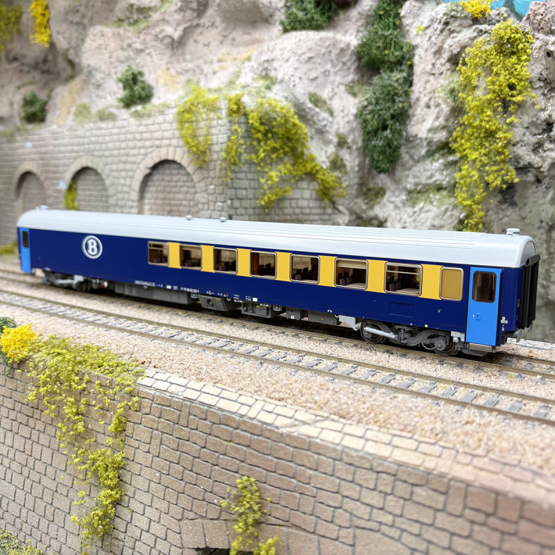 Voiture I10 Resto (WR), édition spéciale Belgique, SNCB, Ep. V - LSMODELS 42997 - HO 1/87