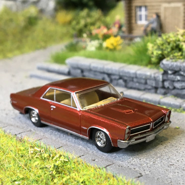 Pontiac GTO, coupé, rouge métallisé, 1965 - BREKINA 18101 - HO 1/87
