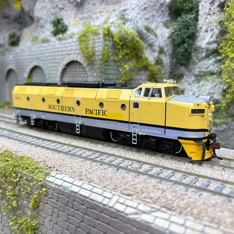 Locomotive diesel hydraulique KM ML4000, version modifiée, SOUTHERN PACIFIC, Ep. III - PIKO 97837 - HO 1/87