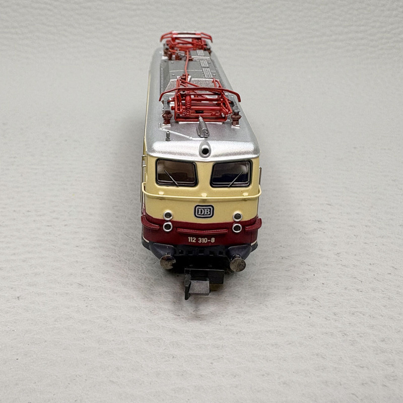 Locomotive électrique BR 112 310-8 Bügelfalte livrée TEE rouge carmin ivoire DB, Ep. IV - MINITRIX 16269 - N 1/160