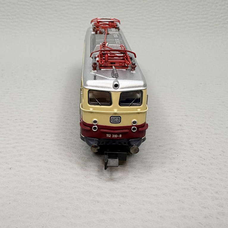 Locomotive électrique BR 112 310-8 Bügelfalte livrée TEE rouge carmin ivoire DB, Ep. IV - MINITRIX 16269 - N 1/160