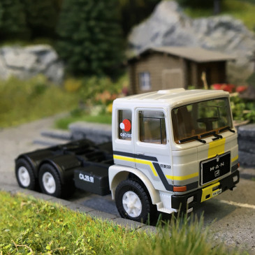 MAN F8, tracteur rigide, 3 essieux, Auf Achse - HERPA 320481 - HO 1/87