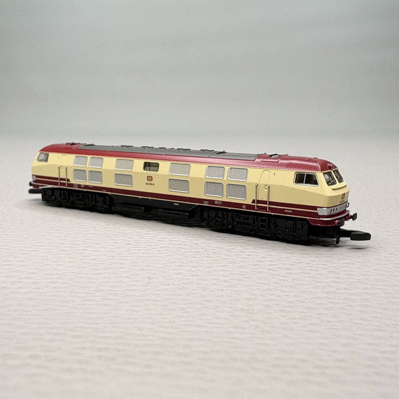Locomotive diesel BR 232 001-8 livrée TEE fictive DB, Ep. IV - MÄRKLIN 88322 - Z 1/220