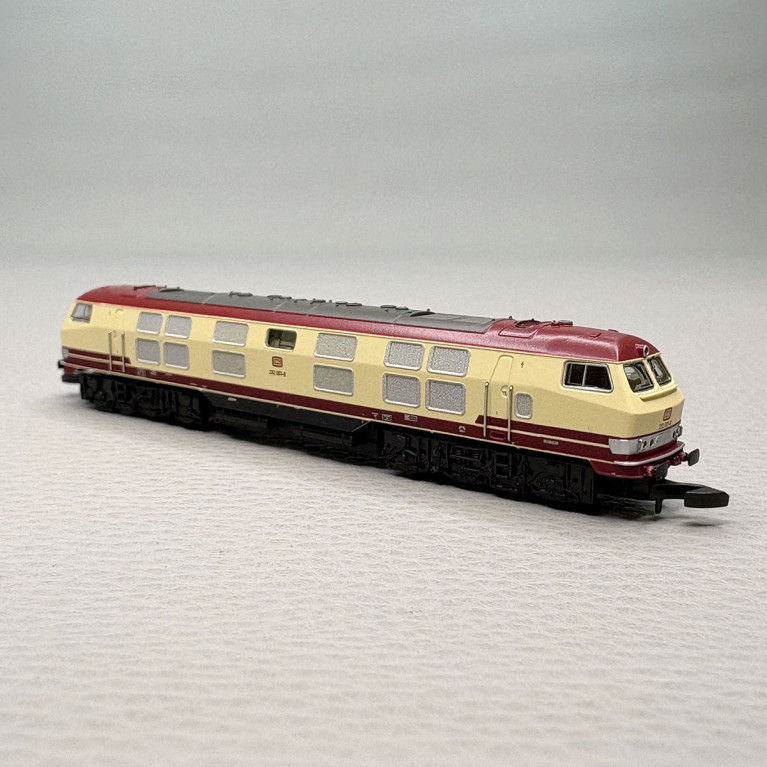 Locomotive diesel BR 232 001-8 livrée TEE fictive DB, Ep. IV - MÄRKLIN 88322 - Z 1/220