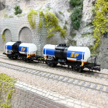 Coffret 2 wagons citernes 2 essieux IP sans cabine de frein FS, Ep. IV - RIVAROSSI HR6709 - HO 1/87