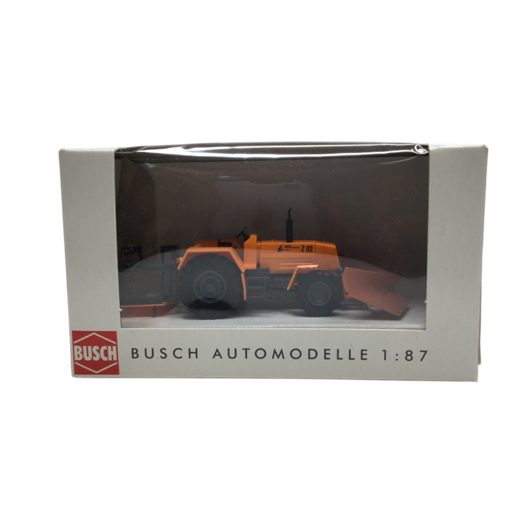 Fortschritt ZT 323 A, aéroport de Berlin avec chasse-neige - BUSCH 50425 - HO 1/87