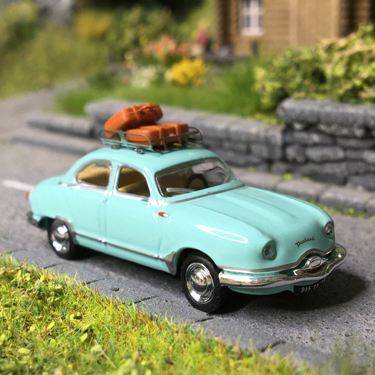 Panhard Dyna Z, vert aigue marine, galerie de toit et 2 valises - SAI 1753 - HO 1/87