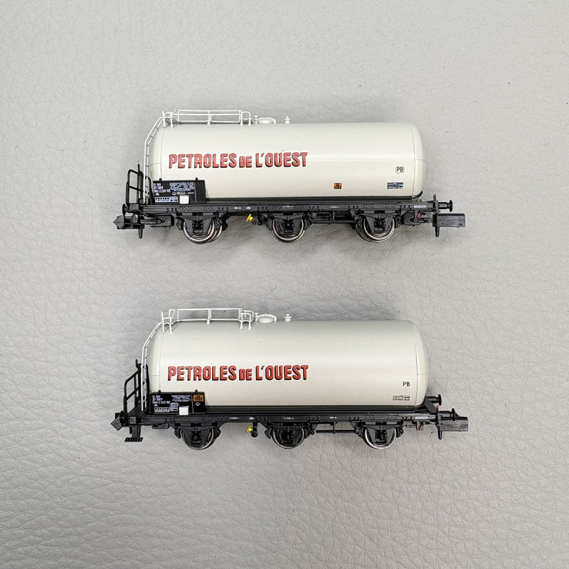 Coffret 2 wagons citernes 3 essieux type Uh Pétroles de l'Ouest SNCF, Ep. IV - ARNOLD HN6677 - N 1/160
