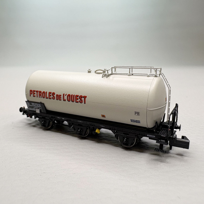 Coffret 2 wagons citernes 3 essieux type Uh Pétroles de l'Ouest SNCF, Ep. IV - ARNOLD HN6677 - N 1/160