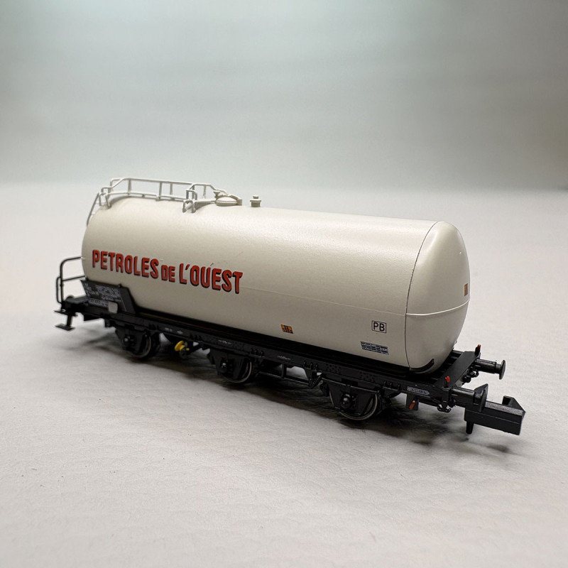 Coffret 2 wagons citernes 3 essieux type Uh Pétroles de l'Ouest SNCF, Ep. IV - ARNOLD HN6677 - N 1/160