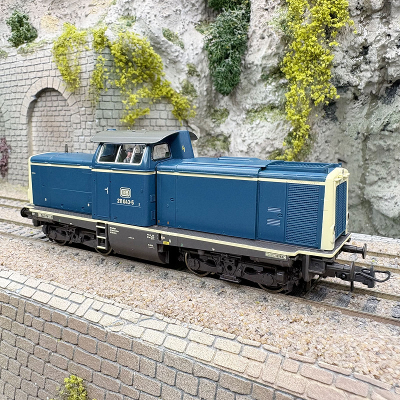 Locomotive diesel 211 043-5 DB, Ep. IV - ROCO 7300098 - HO 1/87