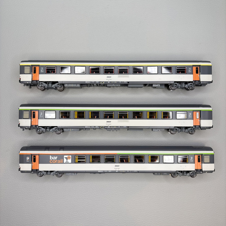 Coffret 3 voitures Corail Vtu B5rtux A10tu B11tu logo encadré SNCF, Ep. IV - LSMODELS 41996 - HO 1/87