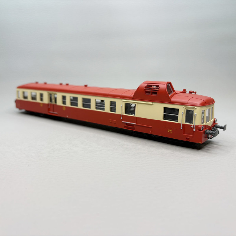 Autorail diesel X 3845 Picasso rouge/crème toit rouge SNCF, Ep. III-IV - JOUEF HJ2623 - HO 1/87