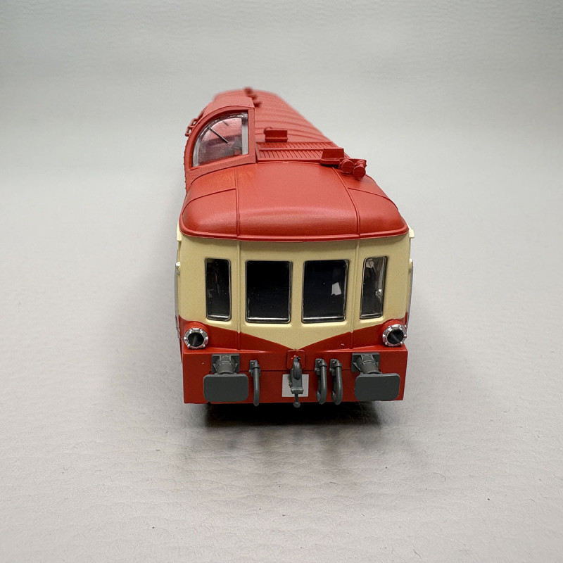 Autorail diesel X 3845 Picasso rouge/crème toit rouge SNCF, Ep. III-IV - JOUEF HJ2623 - HO 1/87