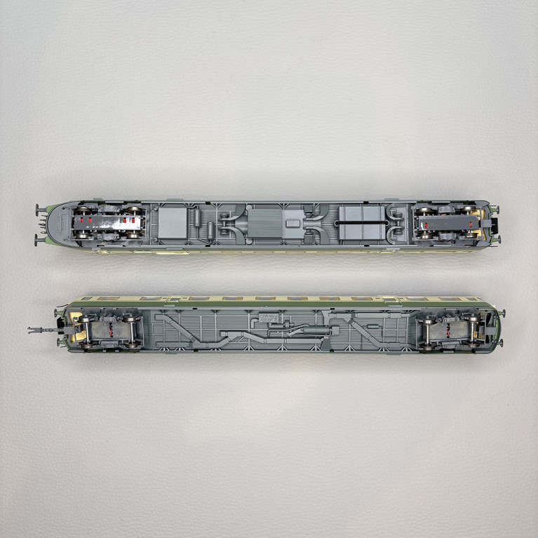 Autorail diesel RGP I remorque vert/beige SNCF, Ep. IV - JOUEF HJ2462 - HO 1/87