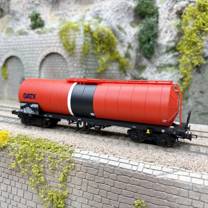 Wagon-citerne isolé 4 essieux rouge/noir GATX, Ep. VI - RIVAROSSI HR6694 - HO 1/87