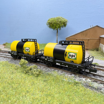 Coffret de 2 wagons-citernes 2 essieux «Api», FS, Ep. IV - ARNOLD HN6747 - N 1/160