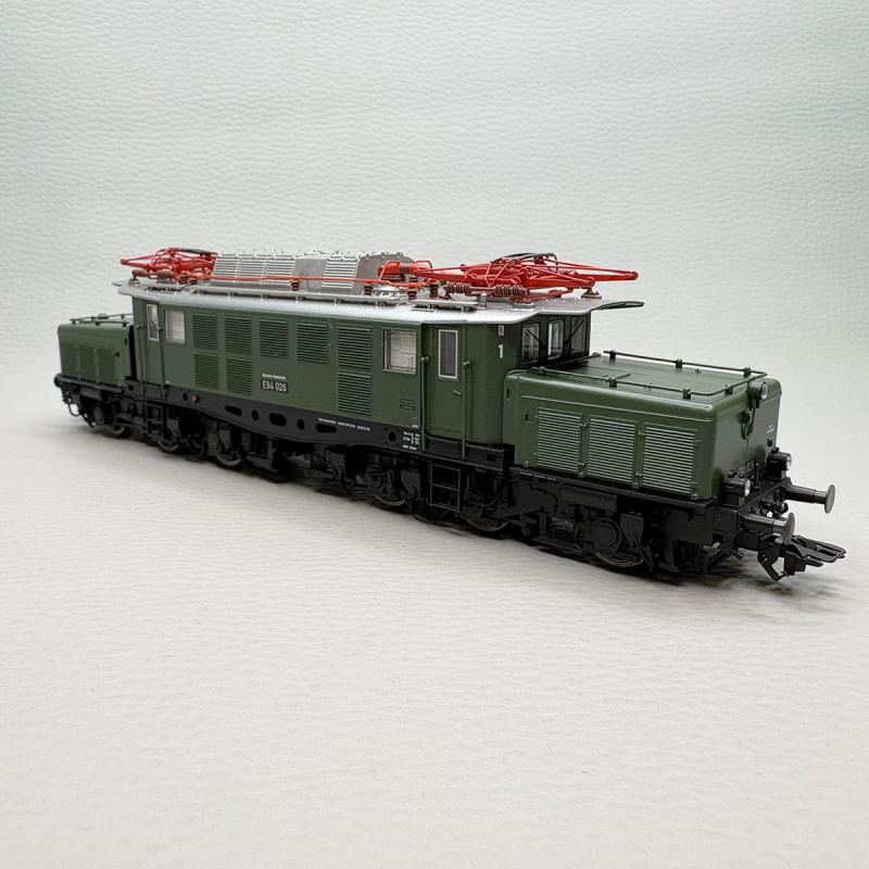 Locomotive électrique E 94 026 Crocodile Allemand vert oxyde DB, Ep. III - TRIX 25993 - HO 1/87