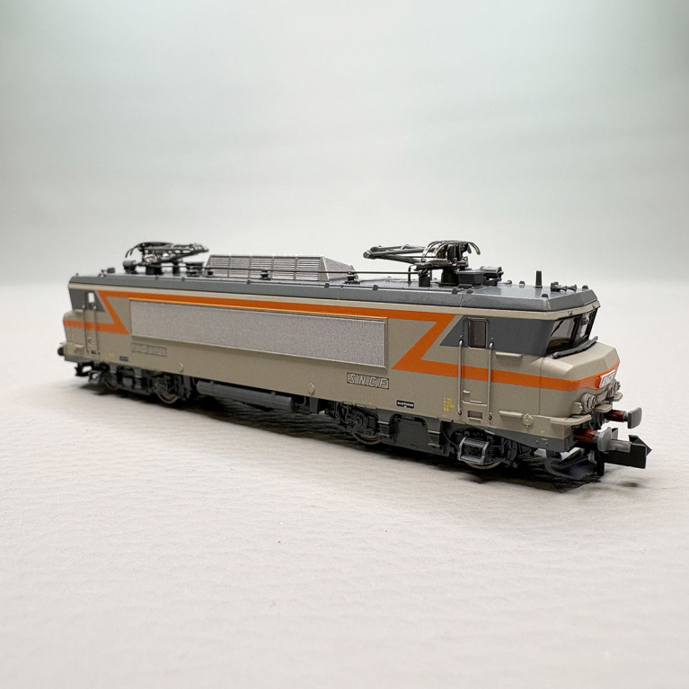 Locomotive électrique BB 7290 «nez cassé», tampons rouges Talgo, SNCF, Ep. IV - FLEISCHMANN 7560078 - N 1/160