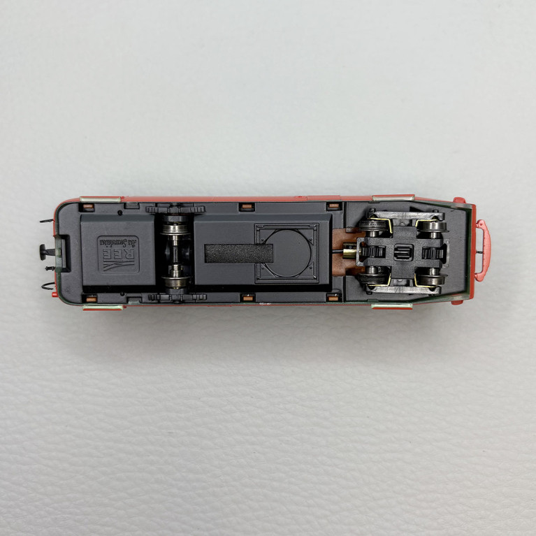 Autorail De Dion-Bouton type ND N°207 rouge/gris perle CFD Vivarais, Ep. III - REE VM-055 - HOm/HOe 1/87
