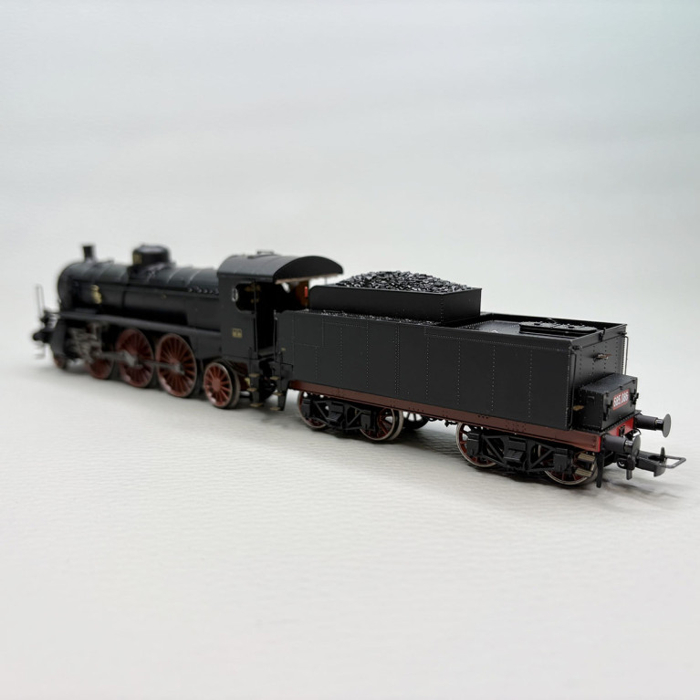 Locomotive à vapeur avec tender Gr. 685 2e série lampes à huile FS, Ep. III - RIVAROSSI HR2914 - HO 1/87