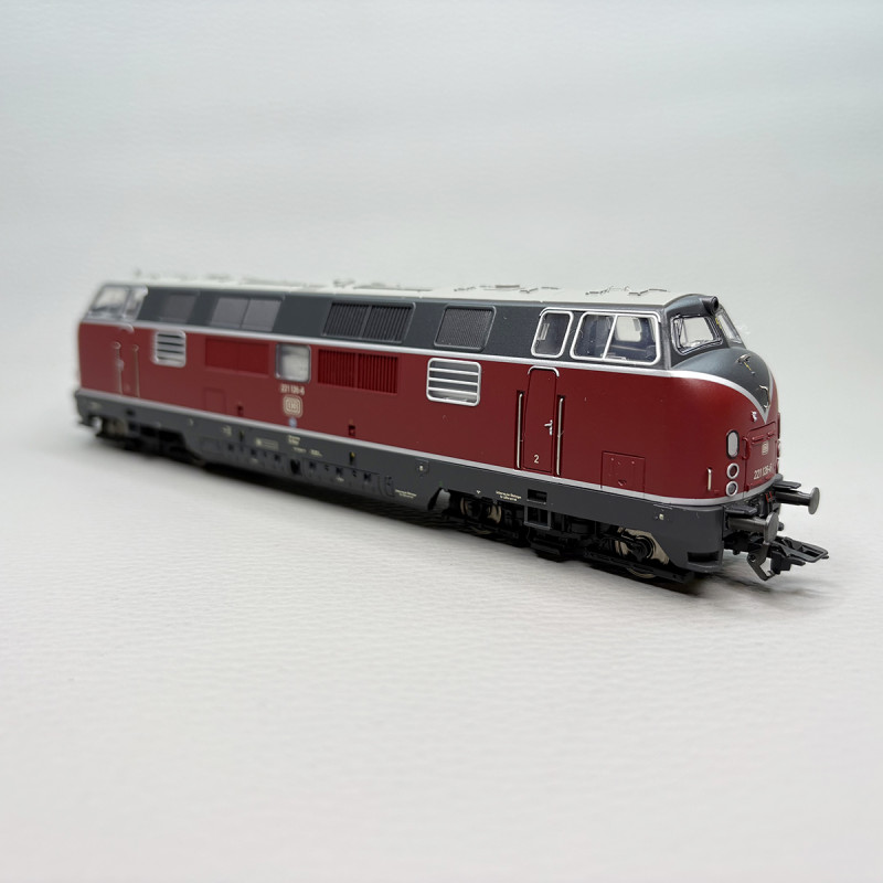 Locomotive diesel 221 126-6 Grande V 200 livrée pourpre DB, Ep. IV - MÄRKLIN 37825 - HO 1/87
