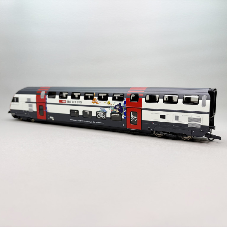 Voiture pilote 2 étages type Bt IC 2000 pictogrammes vélos CFF SBB, Ep. V-VI - ROCO 6210218 - HO 1/87