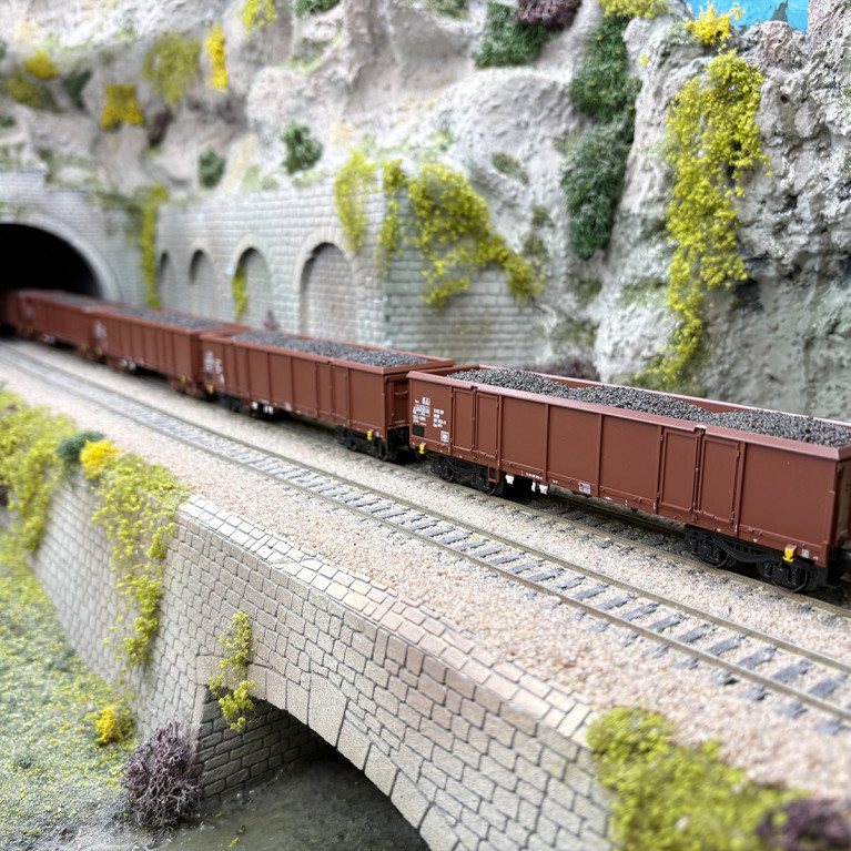 Coffret 6 wagons-tombereaux type Eas 5949/5971 chargés lignite DR, Ep. IV-V - MÄRKLIN 46919 - HO 1/87