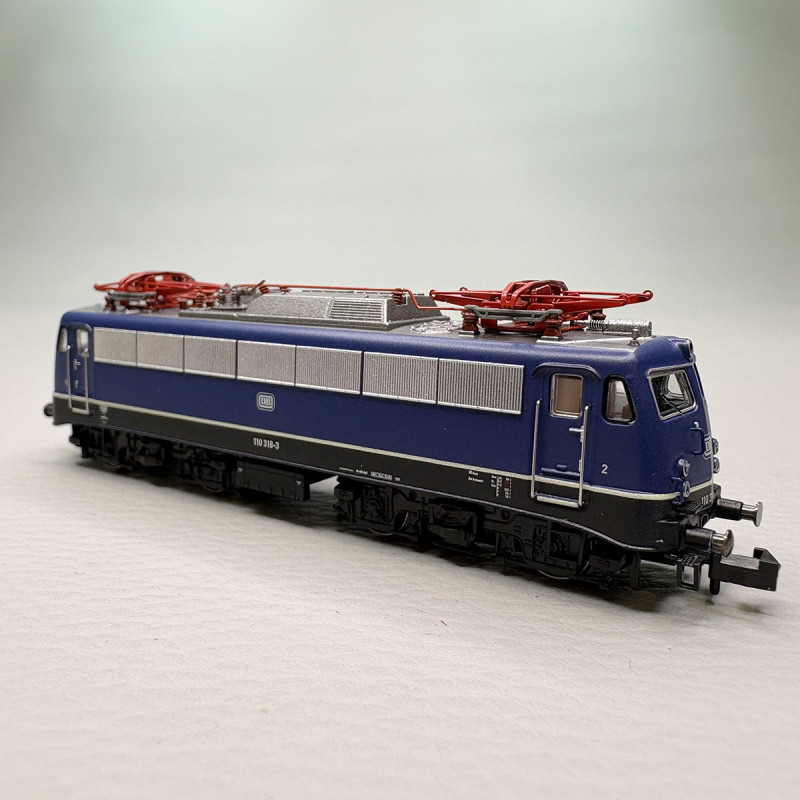 Locomotive électrique 110 318-3 Bügelfalte E 10.3 bleu cobalt DB, Ep. IV - MINITRIX 16268 - N 1/160