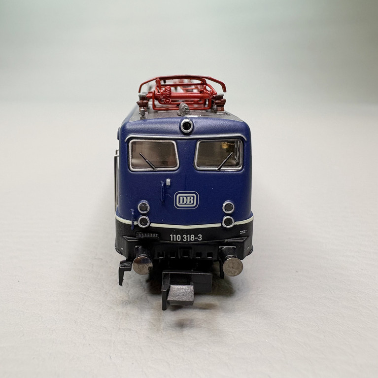 Locomotive électrique 110 318-3 Bügelfalte E 10.3 bleu cobalt DB, Ep. IV - MINITRIX 16268 - N 1/160