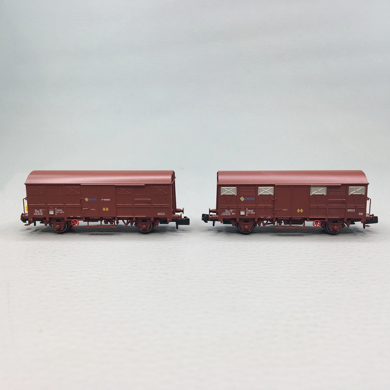 Coffret 2 wagons Gs couverts marron feux rouges arrière RENFE, Ep. IV - ARNOLD HN6718 - N 1/160