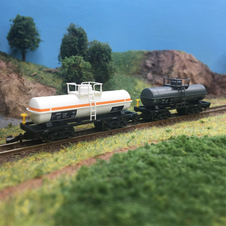 Coffret 2 wagons-citernes soviétiques VEB Kombinat Deutzen DR, Ep. IV - MÄRKLIN 82524 - Z 1/220