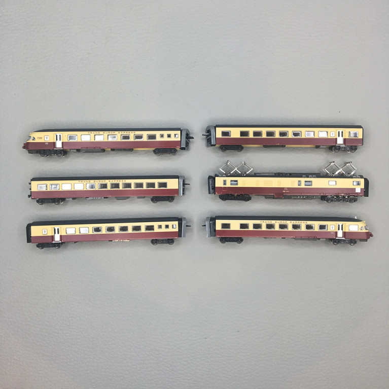 Rame automotrice RAe TEE II 6 éléments CFF SBB, Ep. IV - MÄRKLIN 88730 - Z 1/220