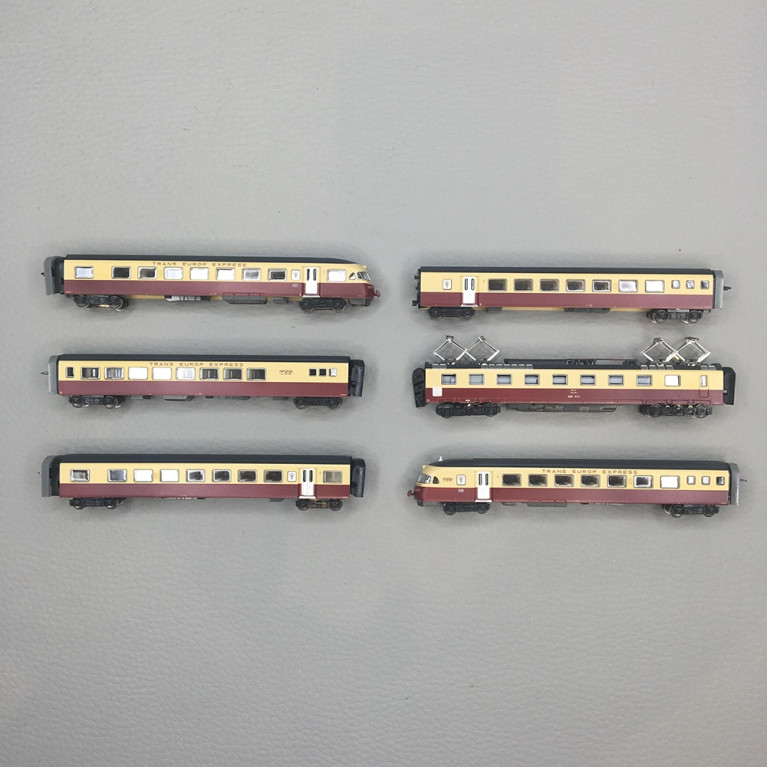 Rame automotrice RAe TEE II 6 éléments CFF SBB, Ep. IV - MÄRKLIN 88730 - Z 1/220