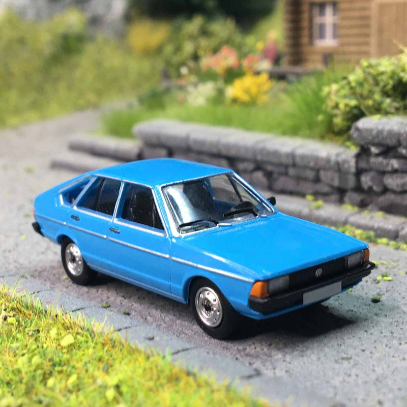 Volkswagen Passat B1, bleu, 1977 - PCX 870782 - HO 1/87