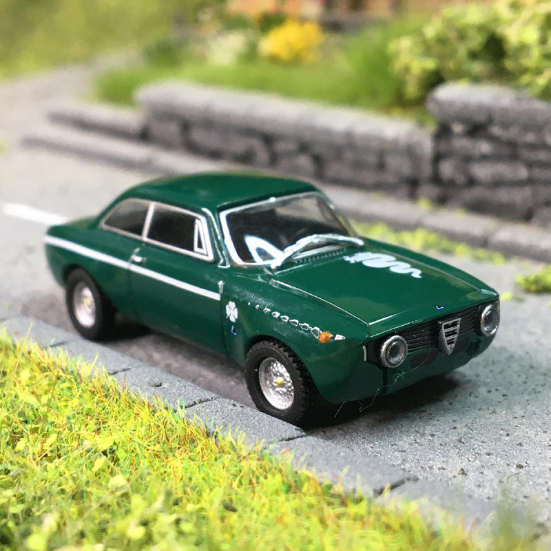 Alfa Romeo Giulia, Gta 1300 Junior, vert, 1972 - Minichamps 870124022 - 1/87