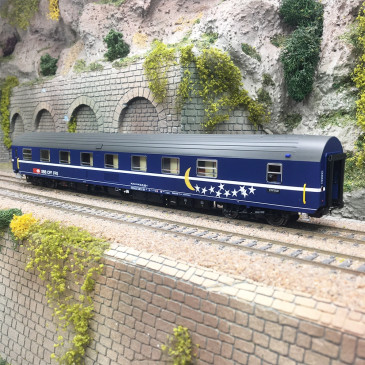 Voiture-lits T2s WLAm N°61 85 75-70 452-2, bleue toit gris, CFF, Ep.IV-V
