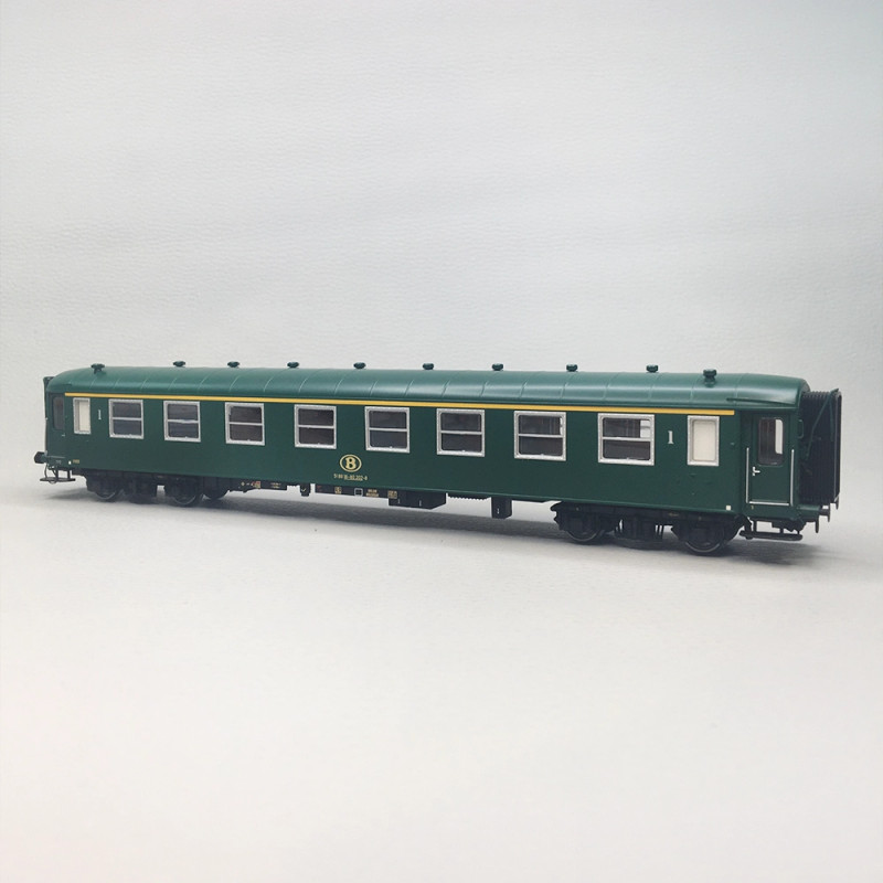 Voiture I2 A8 verte toit vert, SNCB, Ep. IVa - LS MODELS 42113 - HO 1/87
