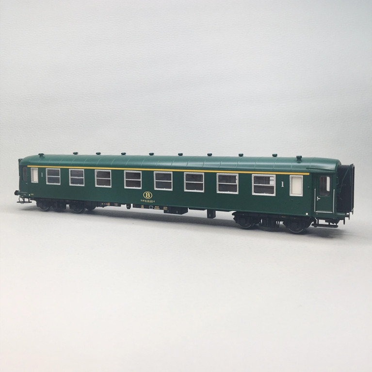 Voiture I2 A8 verte toit vert, SNCB, Ep. IVa - LS MODELS 42113 - HO 1/87