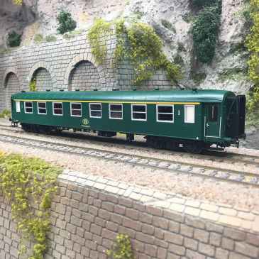 Voiture I2 A8 verte toit vert, SNCB, Ep. IVa - LS MODELS 42113 - HO 1/87