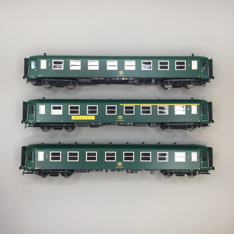 Coffret 3 voitures I2 B8 + A4R Buffet verte toit vert, SNCB, Ep. IVab - LS MODELS 42111 - HO 1/87