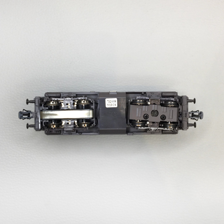 Locomotive diesel 211 043-5, DB, AC SON, Ep. IV - ROCO 7320098 - HO 1/87